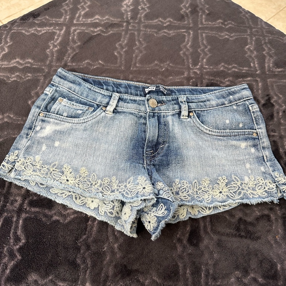 Levi’s Girls Shorts size 16 Regular